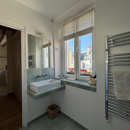 Charming Flat In The Heart Of Paris