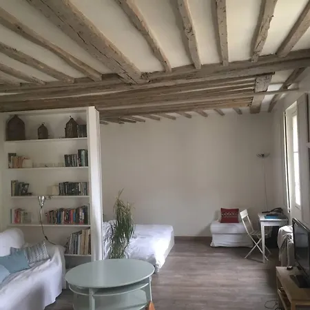 Apartamento Charming Flat In The Heart Of *