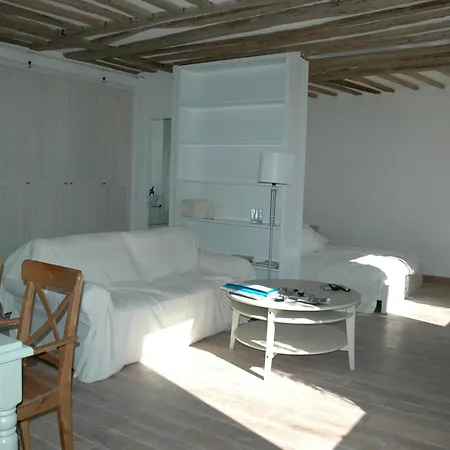 Charming Flat In The Heart Of