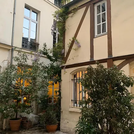 아파트 Charming Flat In The Heart Of